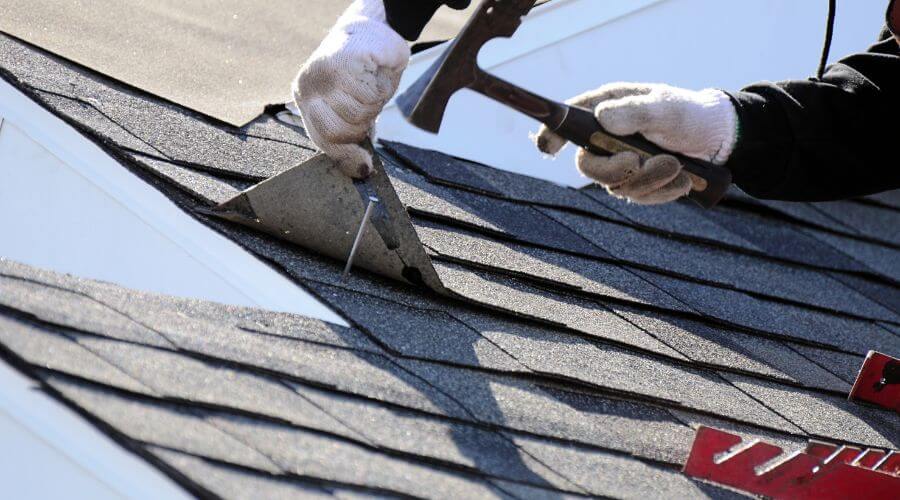 Professional gutter cleaning in Daggett, MI